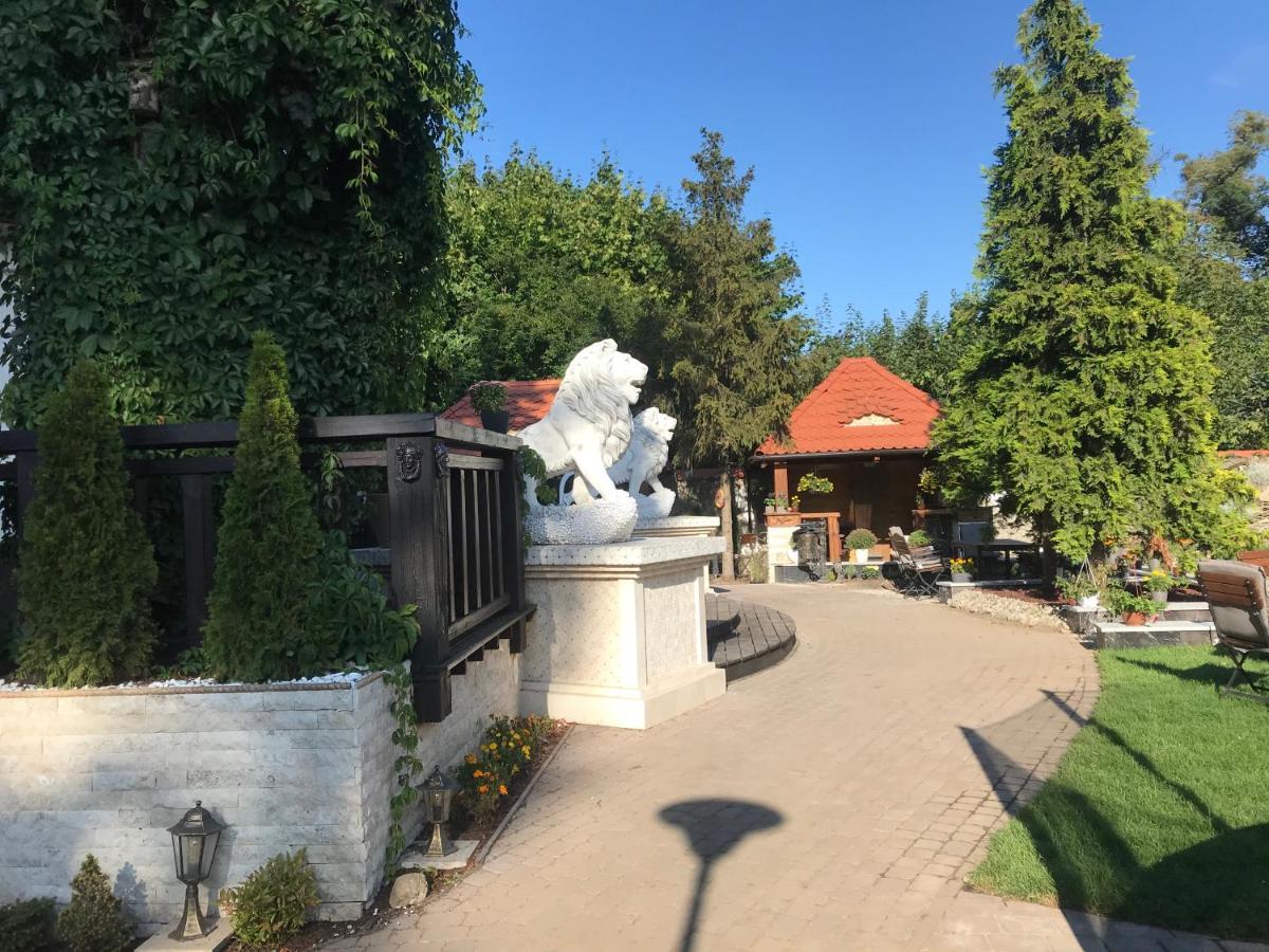Dworek Oliwski Bed & Breakfast Gdansk Ngoại thất bức ảnh