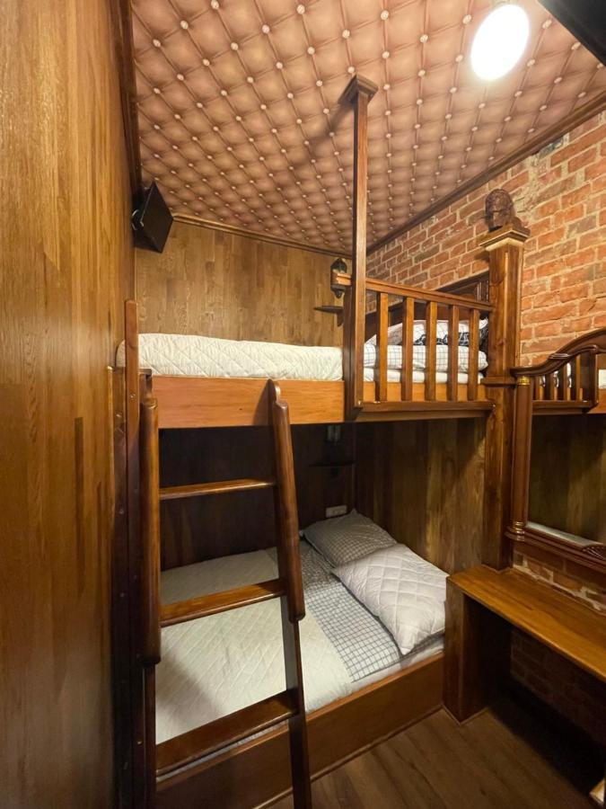 Dworek Oliwski Bed & Breakfast Gdansk Ngoại thất bức ảnh