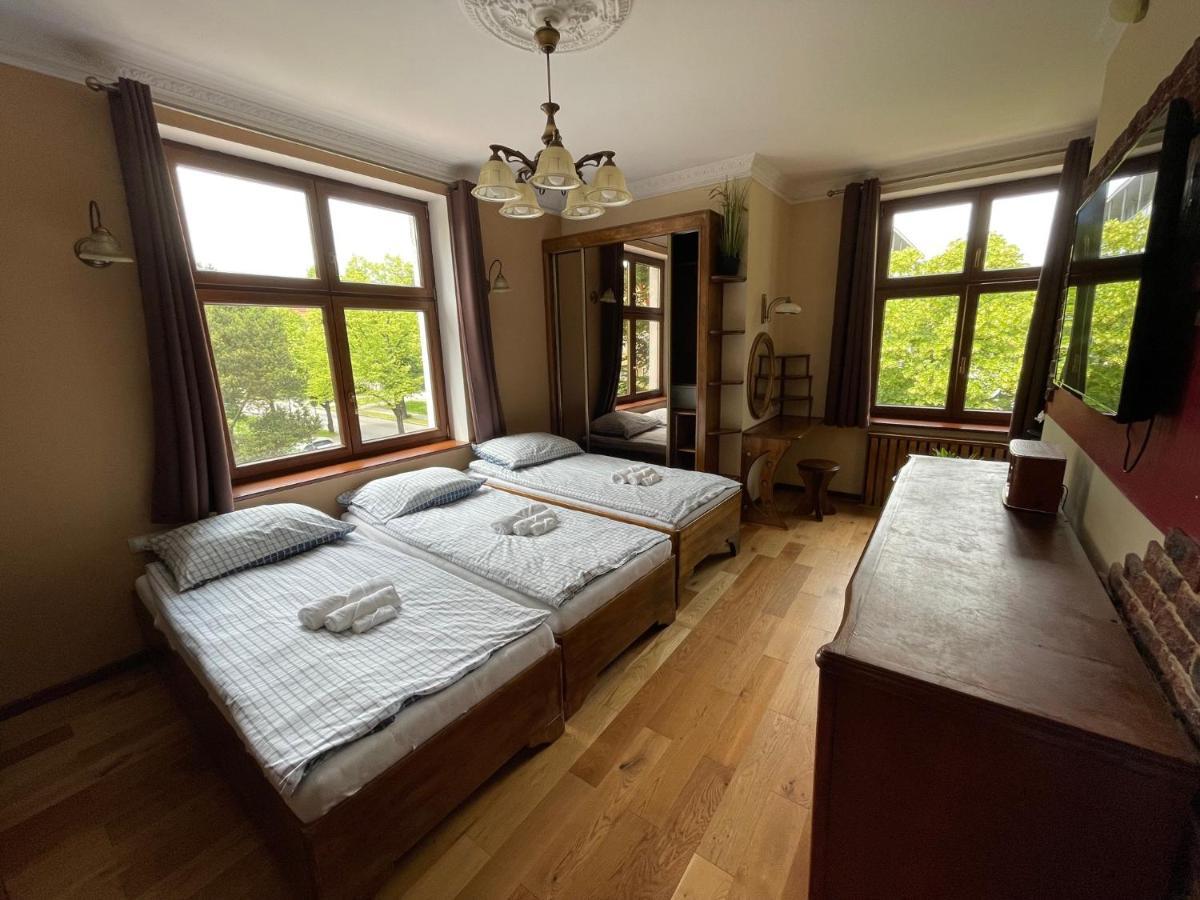 Dworek Oliwski Bed & Breakfast Gdansk Ngoại thất bức ảnh