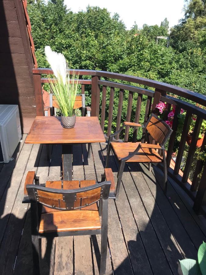 Dworek Oliwski Bed & Breakfast Gdansk Ngoại thất bức ảnh
