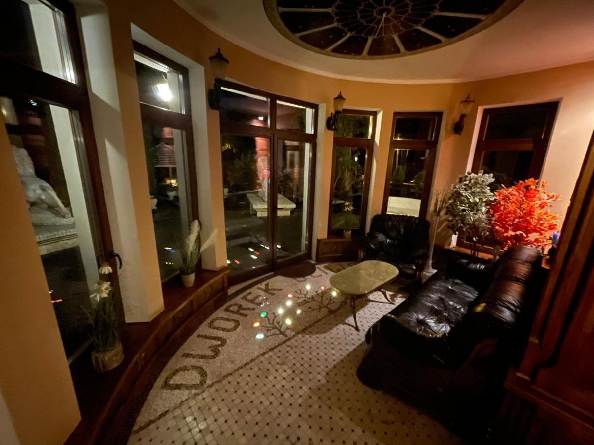 Dworek Oliwski Bed & Breakfast Gdansk Ngoại thất bức ảnh