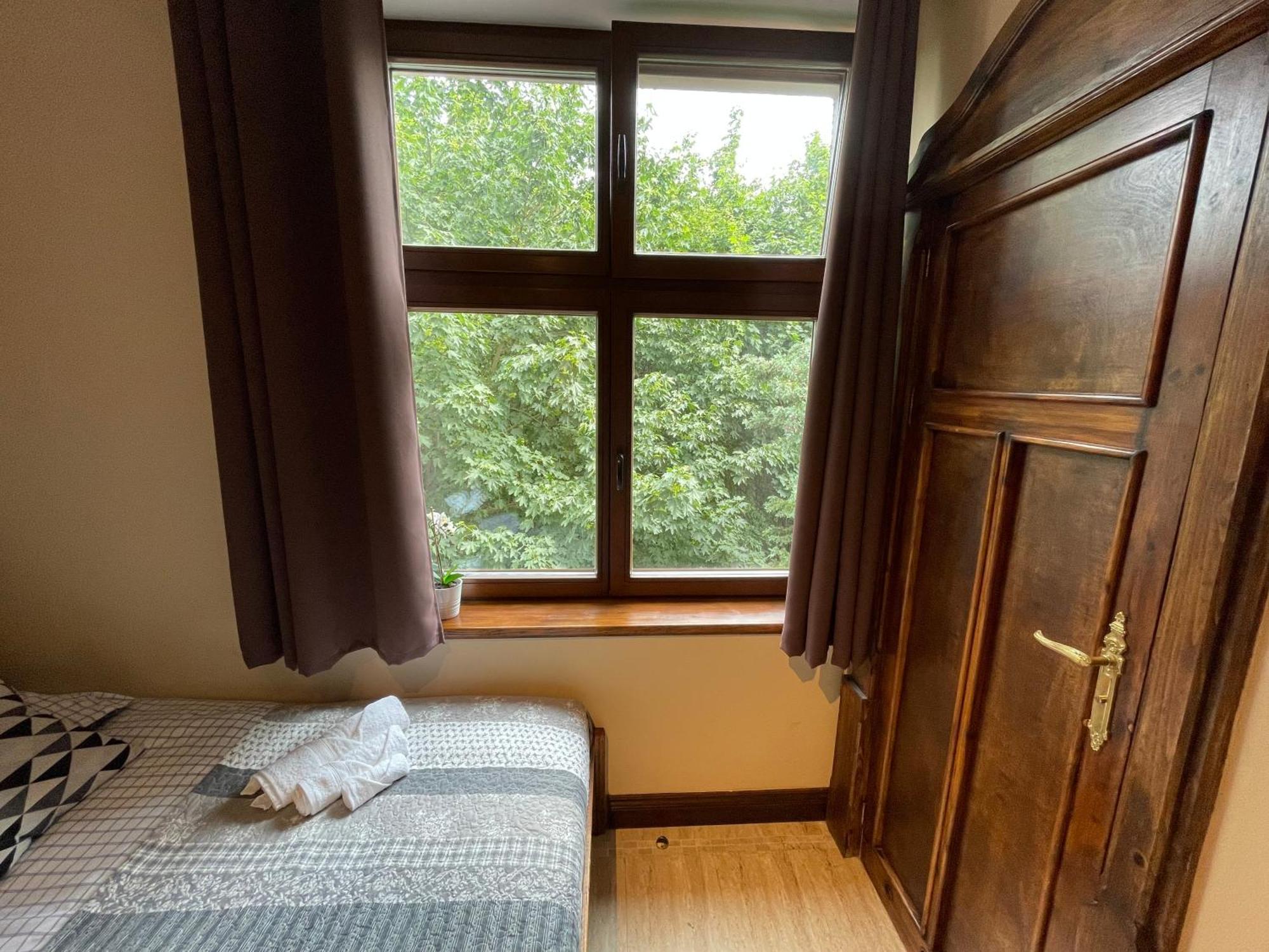 Dworek Oliwski Bed & Breakfast Gdansk Ngoại thất bức ảnh