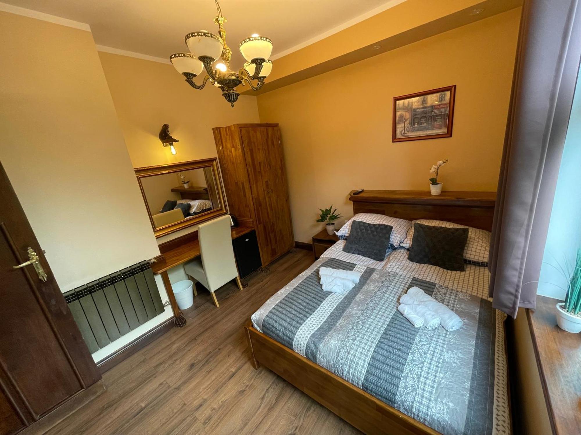 Dworek Oliwski Bed & Breakfast Gdansk Ngoại thất bức ảnh
