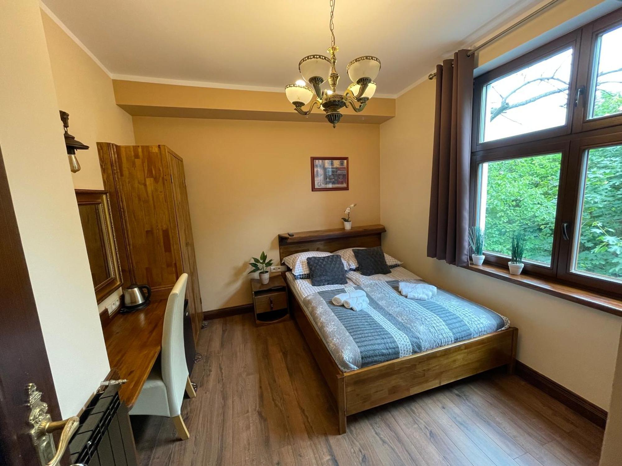 Dworek Oliwski Bed & Breakfast Gdansk Ngoại thất bức ảnh