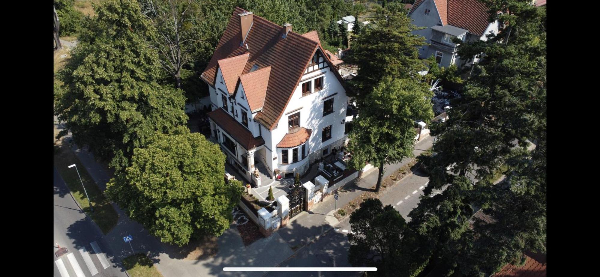 Dworek Oliwski Bed & Breakfast Gdansk Ngoại thất bức ảnh