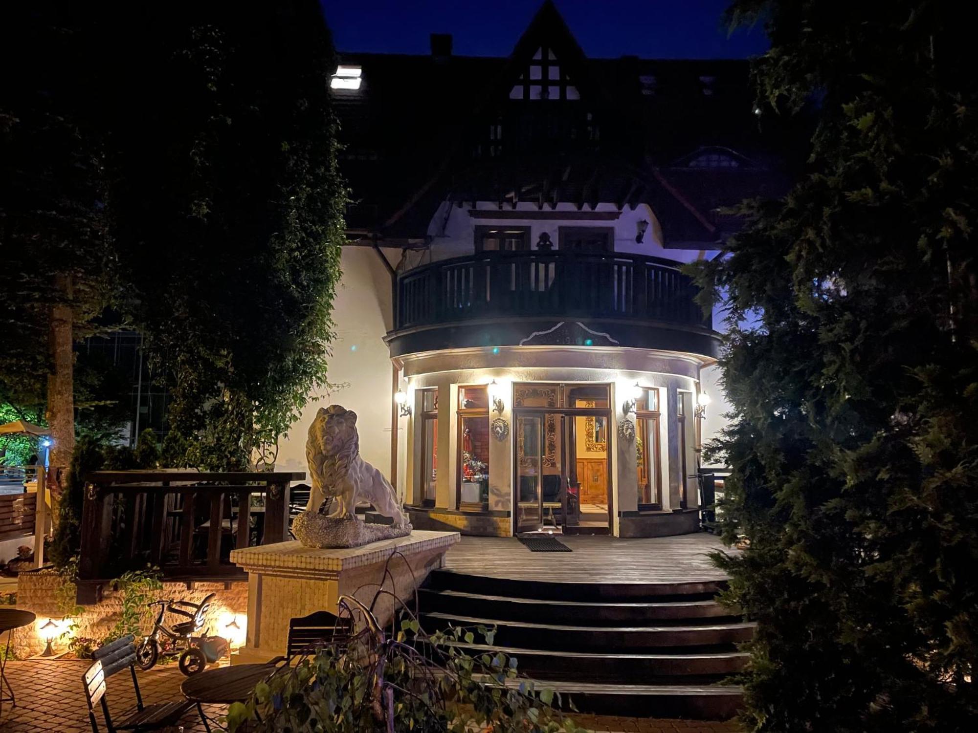 Dworek Oliwski Bed & Breakfast Gdansk Ngoại thất bức ảnh