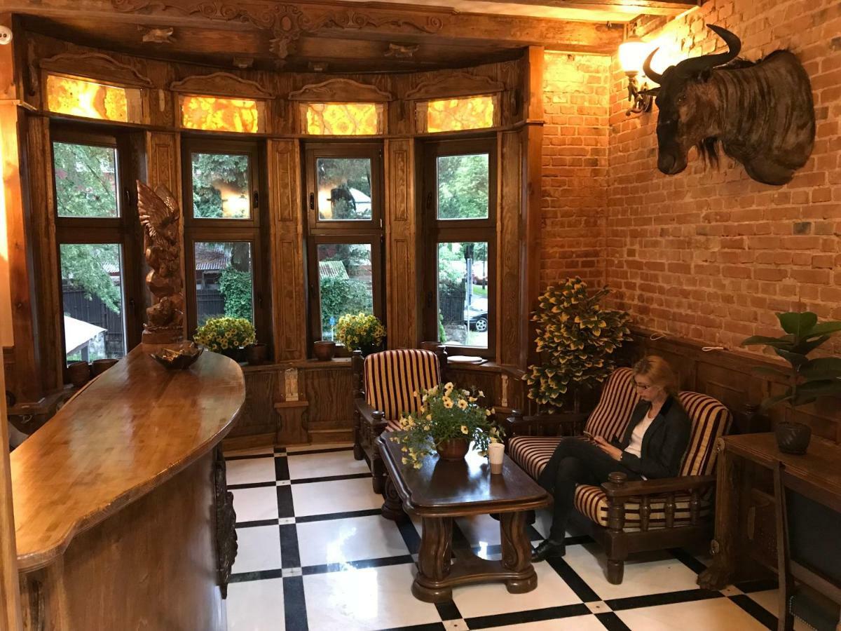 Dworek Oliwski Bed & Breakfast Gdansk Ngoại thất bức ảnh